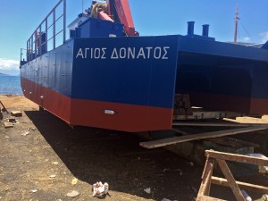 Επισκευή σκάφους, βαφή εσωτερικά-εξωτερικά και εργασίες συντήρησης ελασμάτων.