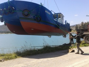 Επισκευή σκάφους, βαφή εσωτερικά-εξωτερικά και εργασίες συντήρησης ελασμάτων.
