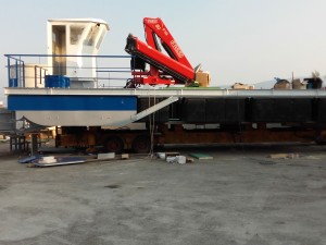 Εξέδρα εργασίας αυτοκινούμενη με μηχανοστάσιο
