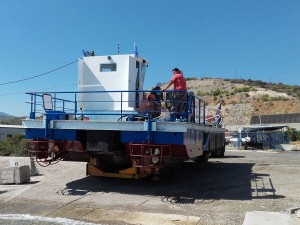 Εξέδρα εργασίας αυτοκινούμενη με μηχανοστάσιο