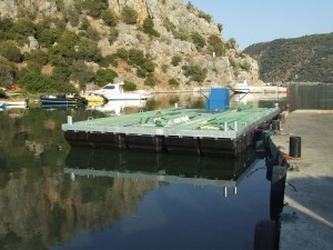 Εξέδρα εργασίας αυτοκινούμενη με μηχανοστάσιο