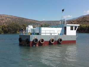 Ναυπήγηση φορτηγίδας με σύστημα ταΐσματος και έλεγχο από την γέφυρα